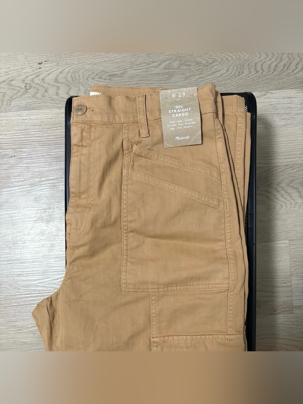 NWT Madewell 90’s Straight Cargo pants. Size W29!